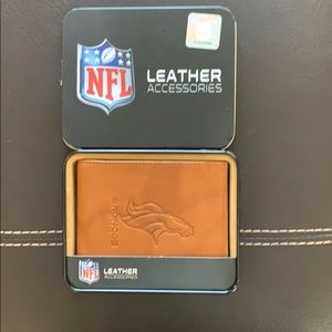 Leather bifold wallet